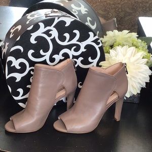 New WO tags Louise et Cie peep toe heels.